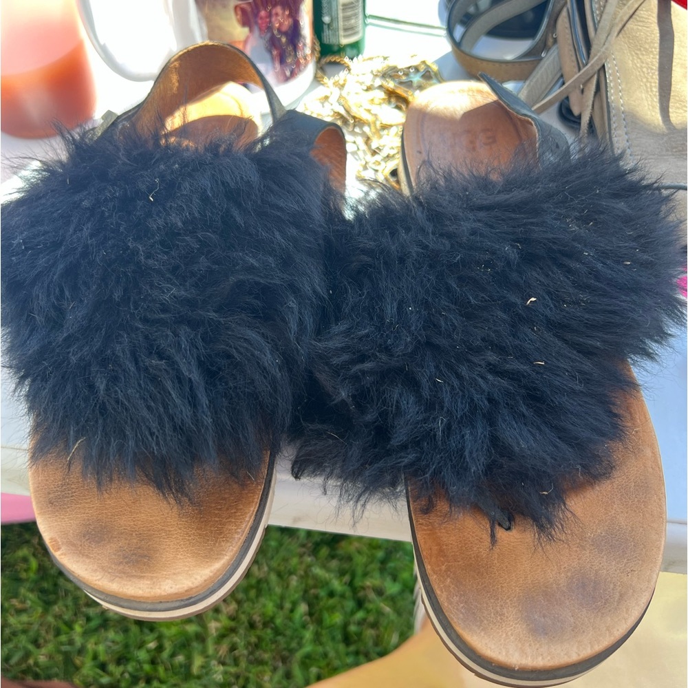 UGG fuzzy sandals size 9